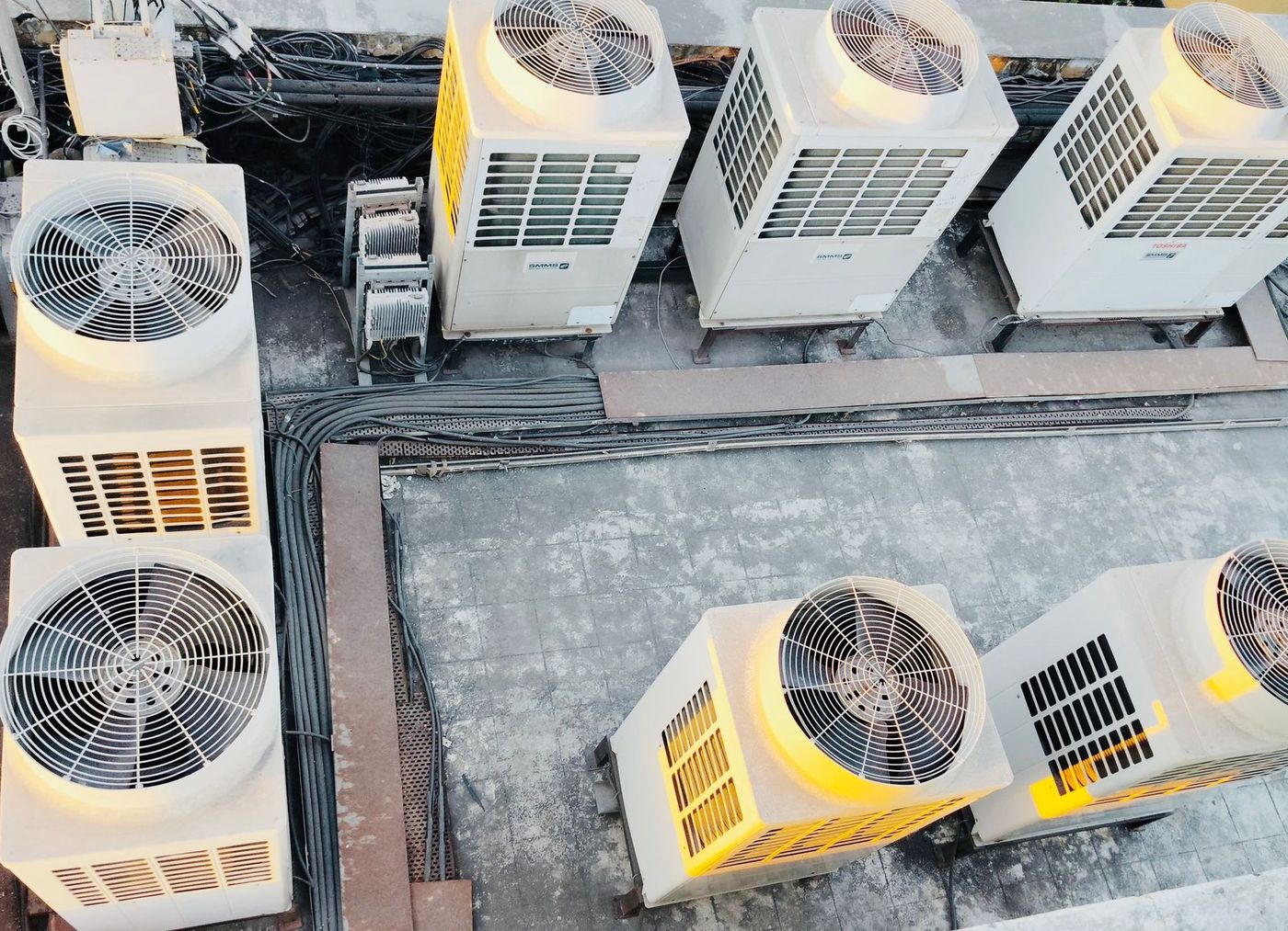 Rooftop condensing units