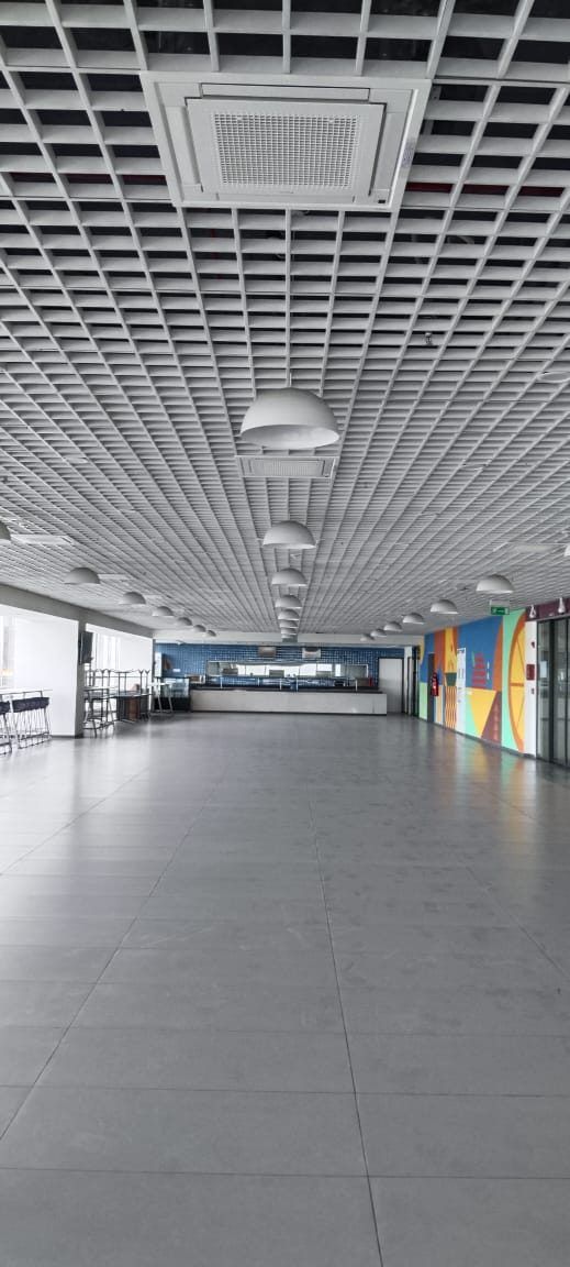 Ceiling cassette units in a large hall
